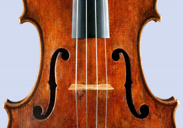 3370AmatiViolaSoundholesLG.jpg